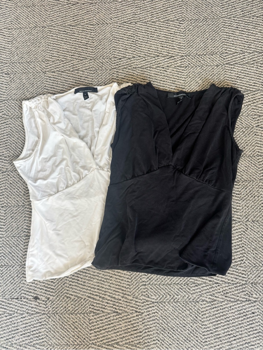 White House Black Market Black & White V-Neck Camisole Duo Size Small